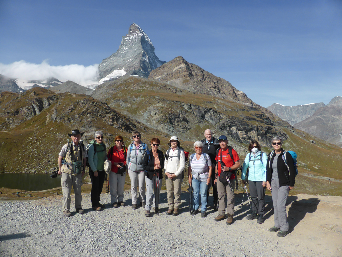 006 Die Wandergruppe vor dem Matterhorn